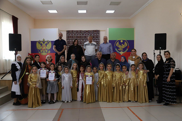 24 апреля в с. Зубутли–Миатли Кизилюртовского района состоялся фестиваль детского творчества «Серпантин дружбы»