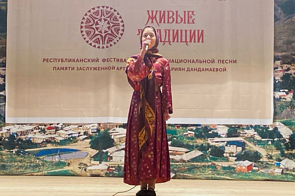 Республиканский фестиваль-конкурс национальной песни «Живые традиции» продолжает свою работу в городах и районах республики