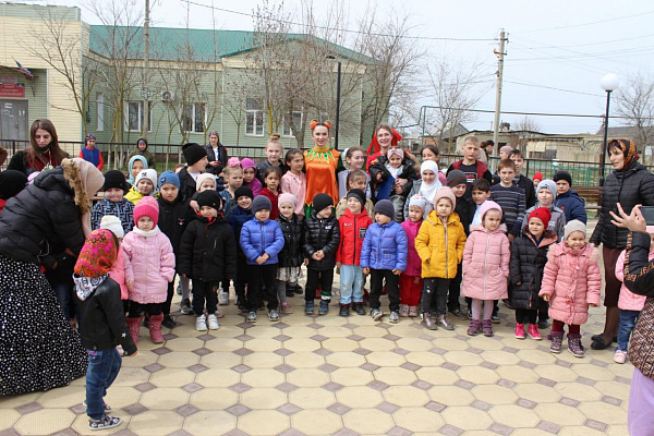 В учреждениях Кизлярского района отметили День смеха