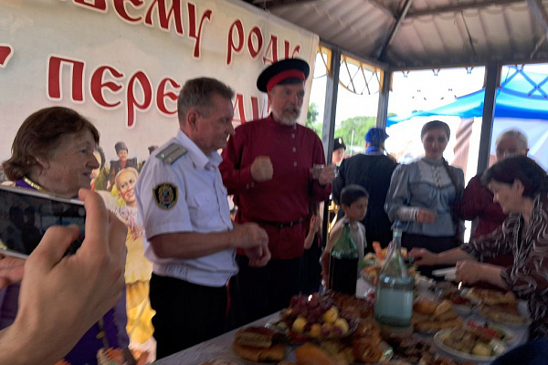 14 июня участники и гости - участники XXIII Международного фестиваля фольклора и традиционной культуры «Горцы» отправились в муниципалитеты района