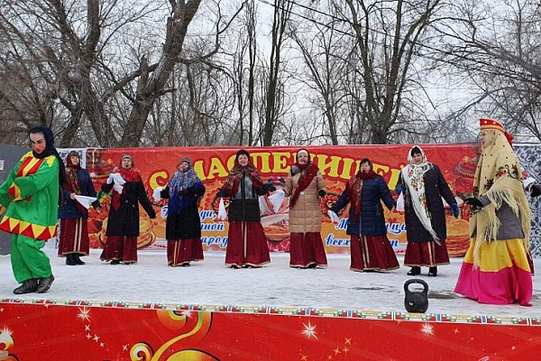 В рамках календаря культурных мероприятий муниципалитетов республики в центре культуры Тарумовского района прошла «Масленица»