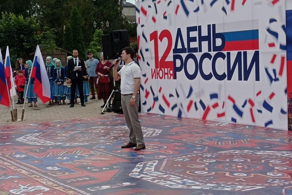 11 июня, в рамках празднования Дня России в г. Хасавюрте состоялся фестиваль народного творчества «Россия-Родина моя!»