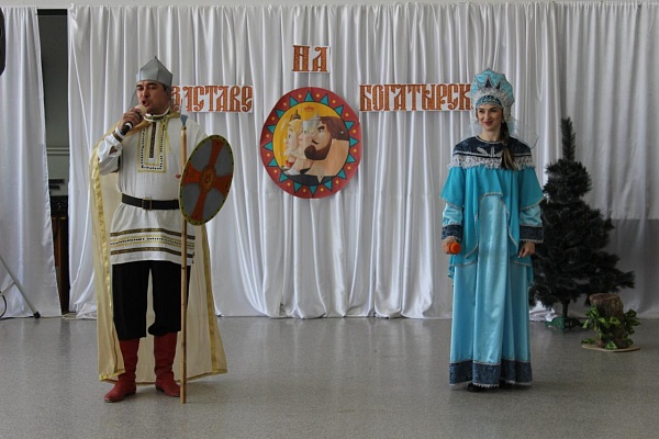 В центре культуры и досуга Кизлярского района прошло фольклорно-игровое представление «На заставе богатырской»