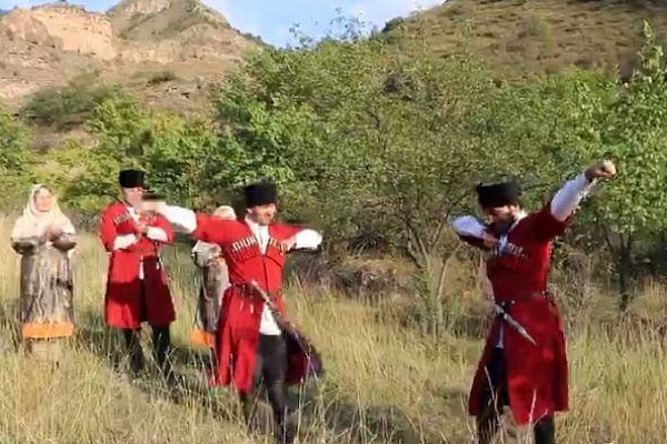 29 сентября в с. Вачи Кулинского района прошел XXI Республиканский фестиваль фольклора и традиционной культуры «Наследие» и праздник канатоходцев имени народных артистов России Рабадана Абакарова и Яраги  Гаджикурбанова «Пагьламан».