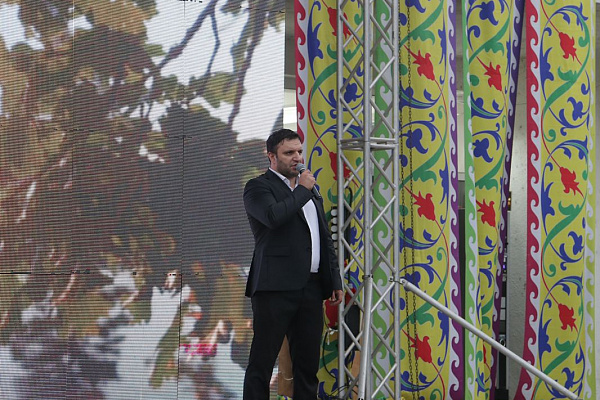 В день юбилея народного поэта Расула Гамзатова состоялся Фестиваль народного творчества «Журавли над Россией»