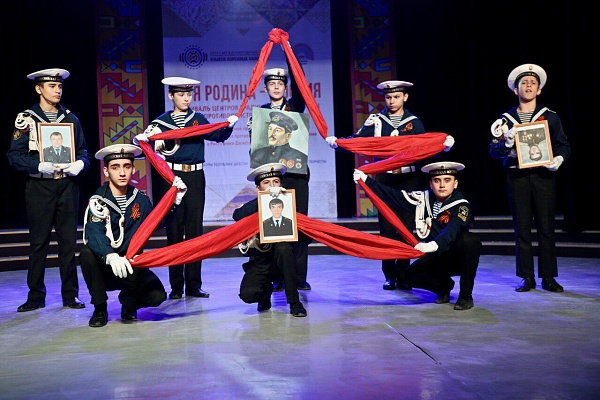 Сегодня сцена Дворца культуры «Дагестан» г.Махачкалы объединила участников сразу двух фестивалей.