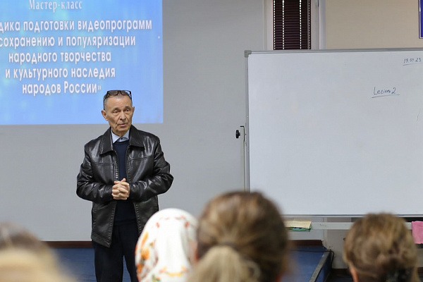 3 мая в Махачкале в Национальной библиотеке им.Р.Гамзатова прошел  мастер-класс по видеотворчеству