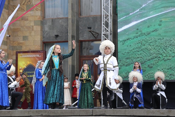 В День защиты детей в столице прошел XI Республиканский фестиваль детского художественного творчества «Маленькие горцы»
