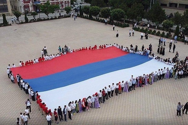 11 июня, в рамках празднования Дня России в г. Хасавюрте состоялся фестиваль народного творчества «Россия-Родина моя!»