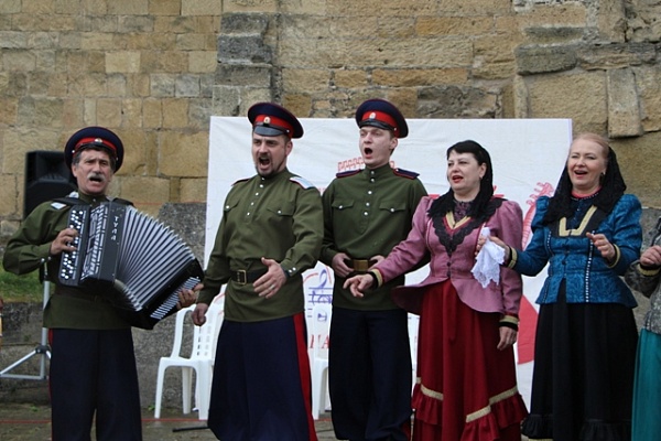 Участники международного фестиваля «Каспий - берега дружбы» выступили в Дербенте 