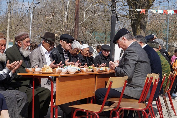 Праздник весны - Новруз-байрам.