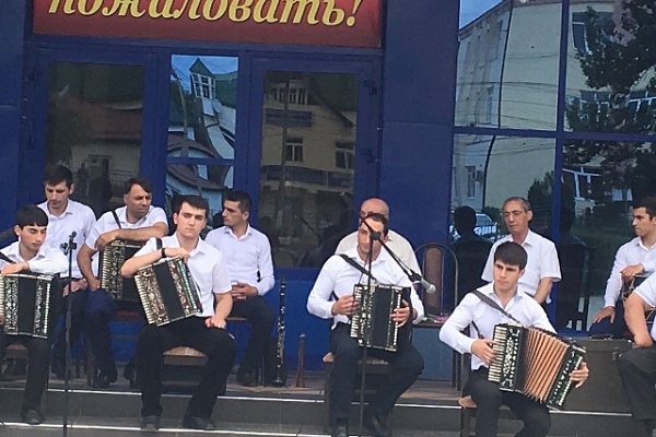 Творческий десант в С.-Стальском районе
