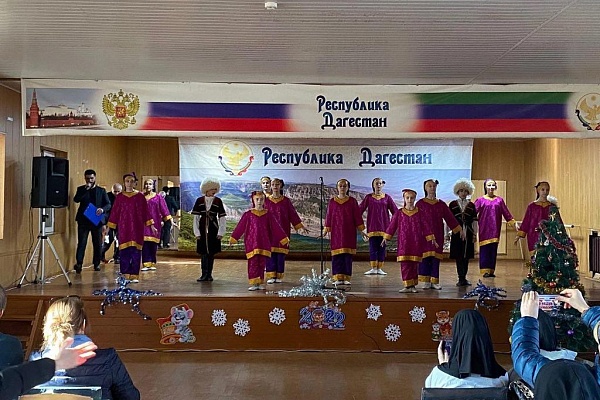 В преддверии Нового года в культурно-досуговых учреждениях муниципальных образований республики прошли праздничные мероприятия