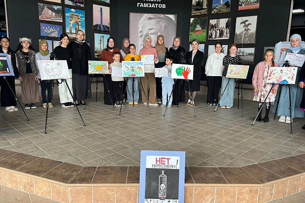 В Агульском районе состоялось торжественное открытие Республиканской передвижной выставки плакатов «Мой выбор!»