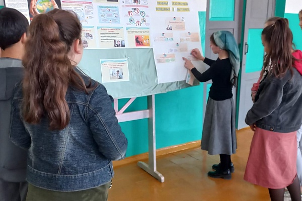 В доме культуры с. А-Невское Тарумовского района прошла квест- игра «Интернет против реальности»