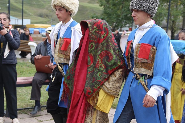 28 сентября, в с. Вачи Кулинского района ярко и самобытно прошли    XXII  Республиканский  фестиваль  фольклора и традиционной культуры   «Наследие»  и праздник  канатоходцев