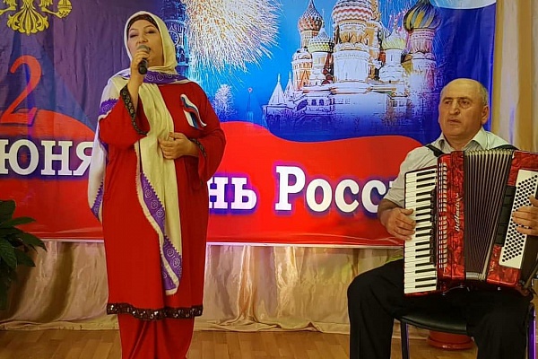 Накануне наша страна отмечала День России – праздник, который объединяет всех россиян, укрепляя дружеские отношения между народами. Праздничные мероприятия прошли во всех муниципалитетах нашей республики. 