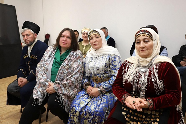 Сегодня в Республиканском Доме народного творчества Министерства культуры РД состоялся  мастер-класс для руководителей и участников хоровых и вокальных коллективов