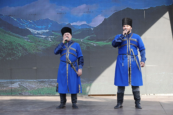 11 июня в рамках Молодёжный форум «Культурное единство и многообразие малочисленных народов Дагестана в России» на площадке Аварского театра прошли поэтическая площадка «Мой Дагестан» и марафон «Культурное наследие»