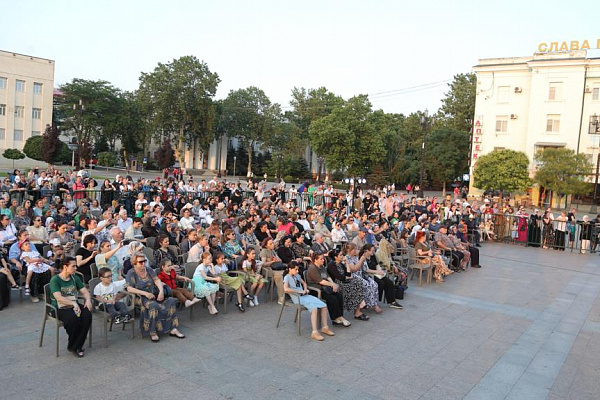  26 июня в рамках празднования 100-летия Р. Гамзатова дан старт Межрегиональному форуму культурных традиций «Россия Расула».