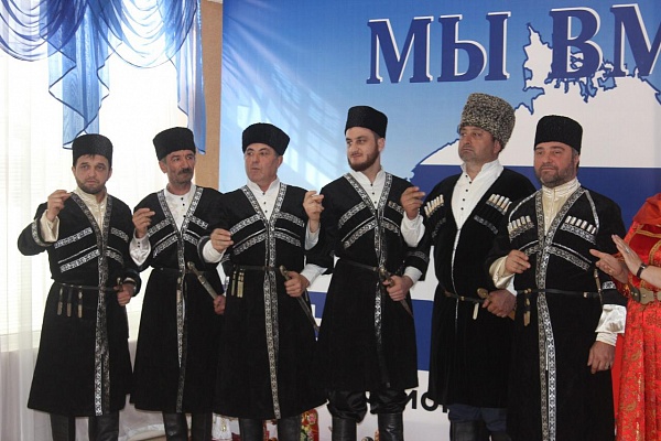 В рамках календаря мероприятий культурно-досуговых учреждений муниципалитетов республики в г.Южно-Сухокумске и Новолакском районе прошел фестиваль «Песни и танцы» моего народа