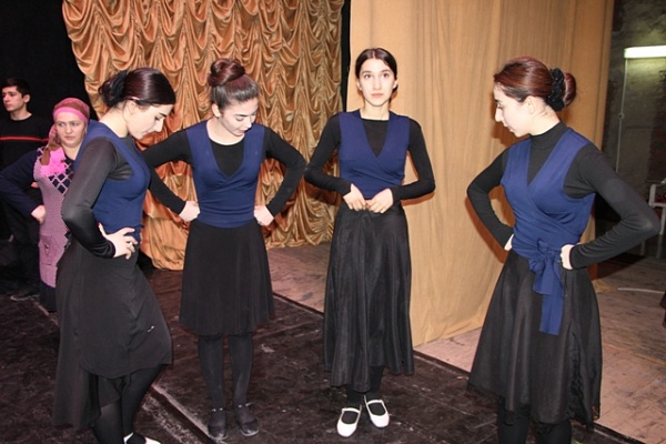 Балетмейстеры из Перми показали мастер-класс дагестанским танцорам