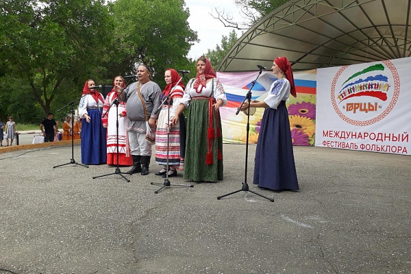 Город Кизляр в рамках IX Международного фестиваля фольклора и традиционной культуры «Горцы» принимал гостей