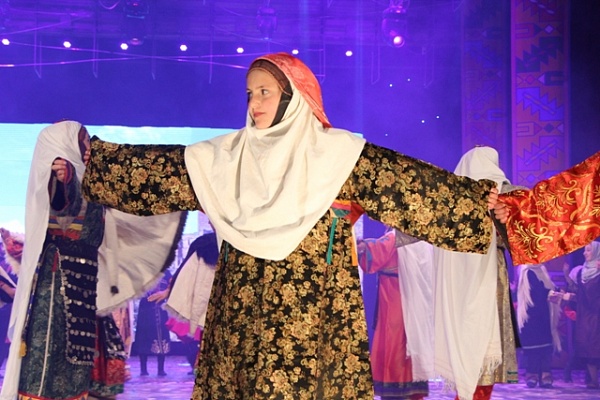 Гала-концертом «Традиция» торжественно открылся IV Международный фестиваль народного творчества  «Каспий – берега дружбы»