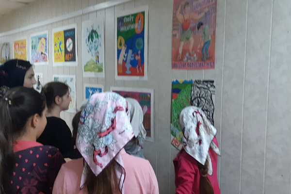 В Унцукульском районе стартовала республиканская передвижная выставка плаката «Мой выбор»
