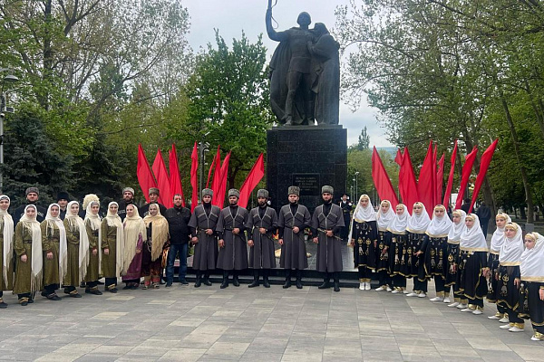 В четырех парках г. Махачкалы прошли шествие участников народного творчества «Мир традиций – мир России»