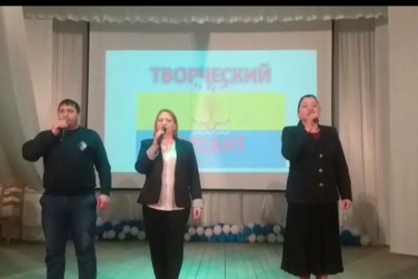 В рамках проекта Министерства культуры, Республиканского дома народного творчества «Творческий десант» выступили артисты Тарумовского района