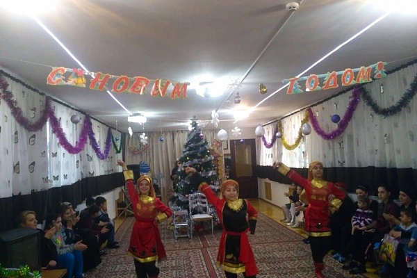 Новый год это один из самых добрых чудесных праздников, время когда сбываются мечты, когда хочется делать подарки самым близким.