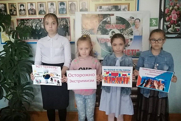 В Доме культуры с. Эрпели Буйнакского района прошло мероприятие -  профилактическая беседа «Осторожно, экстремизм»