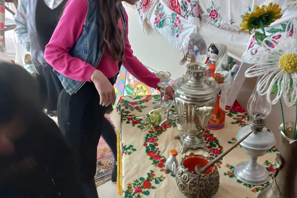 В Капкайкентском сельском Доме культуры Каякентского района прошло мероприятие под названием «Прогулка в Этнодвор»