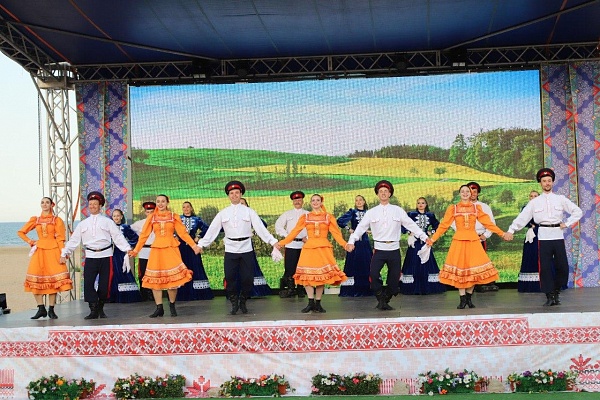 Концерт «Казачий круг» в рамках Межрегионального фестиваля казачьей культуры «Моя страна-мое раздолье» прошел в Дагестане