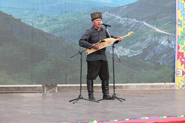  Гала-концерт праздника традиционной культуры «Дербент – перекресток цивилизаций» проходит в эти минуты 