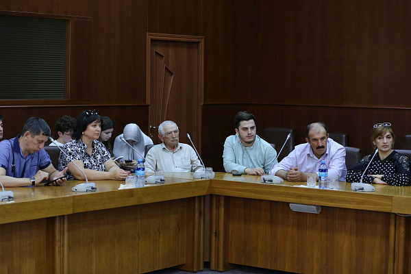 На Родопском бульваре прошли: поэтическая площадка «Мой Дагестан», фольклорное представление «Лица традиций», мастер-классы мастеров декоративно-прикладного искусства