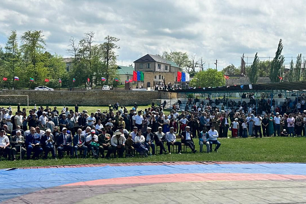 Флешмоб-акция «За наших!», организованная Республиканским домом народного творчества