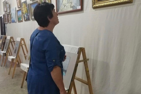 Передвижная выставка самодеятельных художников «Мир талантов» открылась в  городском Дворце культуры им. К. М. Алескерова  г. Избербаш. 