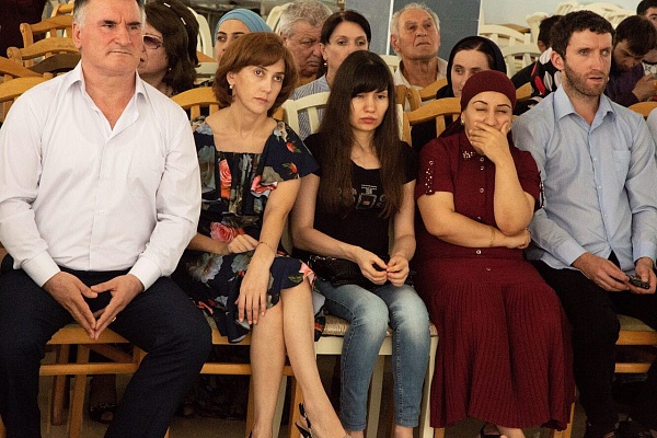 Сегодня прошел Республиканский культурно-спортивный фестиваль творчества инвалидов по зрению "Журавли Расула"