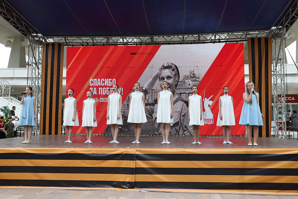  В Махачкале состоялся Республиканский фестиваль народного творчества «Тебе, Победа, посвящается!»