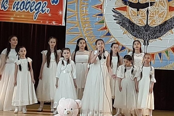 Cмотр-конкурс инсценированной патриотической песни «С песней к Победе». 