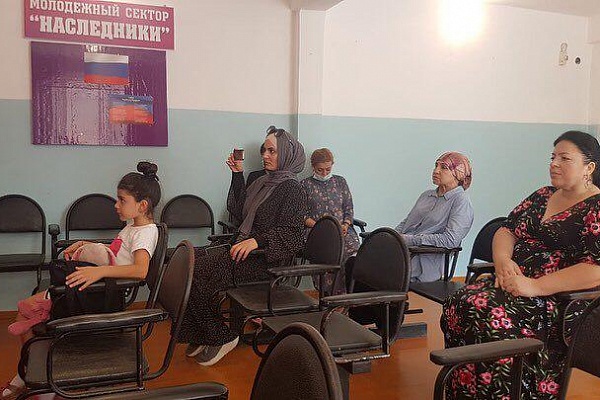 В сентябре в Дагестане и всей России вспоминают о талантливом поэте, творчество которого объединяет людей разных национальностей, учит нас дружбе, любви, мудрости и добру. 