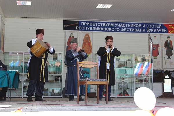 В Дахадаевском районе прошел праздник народной музыки «Играй, зурна!»