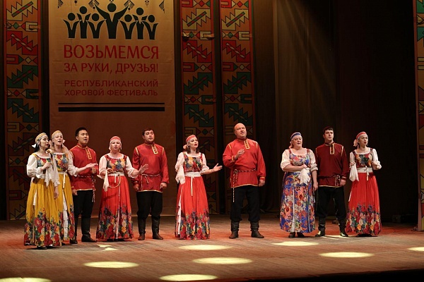 Сегодня, 5 апреля в Махачкале прошел Республиканский хоровой фестиваль «Возьмемся за руки, друзья!»