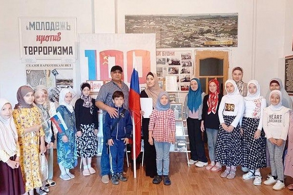 12 июня в культурно-досуговых учреждениях республики, центрах культуры муниципальных образований республики прошли праздничные мероприятия, посвященные Дню России
