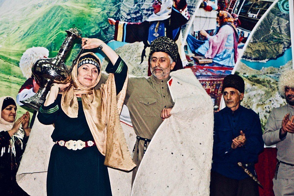 Сегодня в городе Кизилюрте прошел праздник фольклора и традиционной культуры "Истоки".