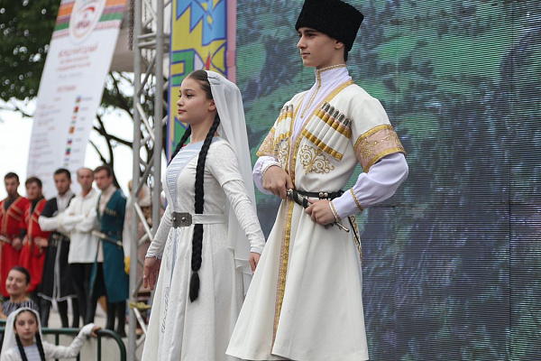 Праздник фольклорных коллективов прошел в Махачкале 