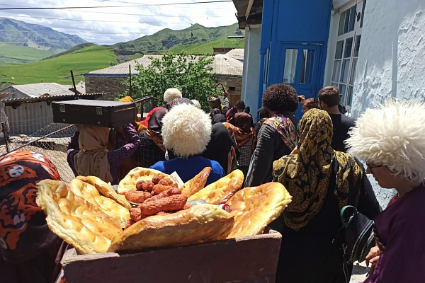 11 июня  в с. Кая Кулинского района в рамках фестиваля «Традиционная культура малочисленных народов Северного Кавказа, России» работники  клубных учреждений провели свадебный обрядовый праздник