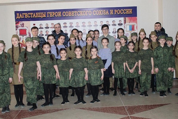 В республике продолжаются мероприятия, посвященные Дню защитника Отечества организованные центрами культуры, КДУ при поддержке администраций городов и районов республики.